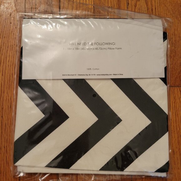 Merchant 41 Black White Chevron Stripe Pillow Cover 18" Cotton Home Decor - Picture 2 of 2